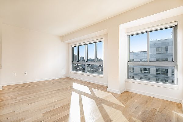1st image of 171 W 131st St APT 618