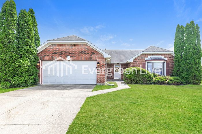 1st image of 8688 Deer Hollow Dr
