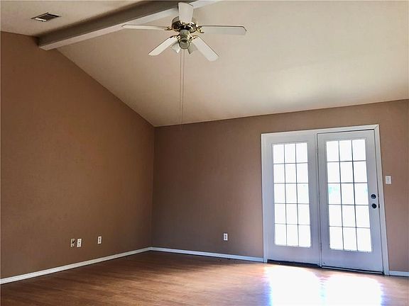 3rd image of 3812 Tara Ln