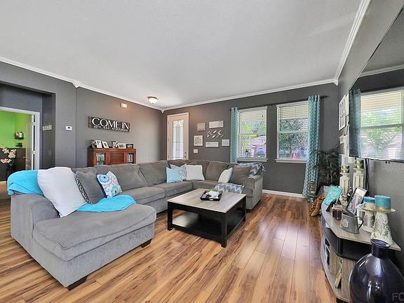 3rd image of 13 Birchwood Dr