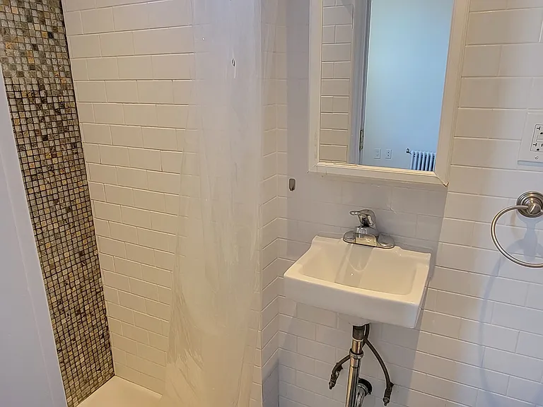 2802 Steinway St #2L — Photo 8