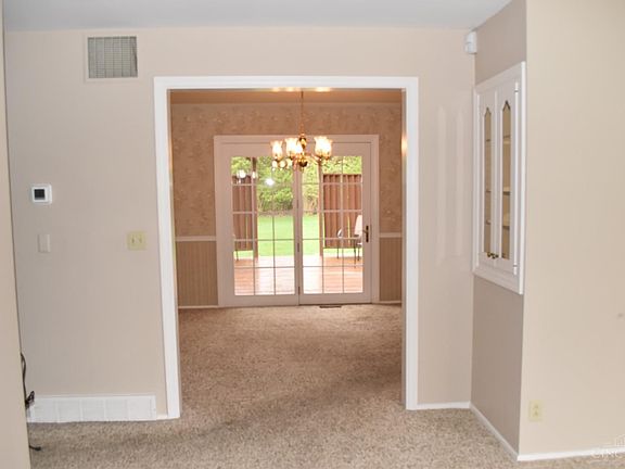 5th image of 1029 Pinehollow Ln