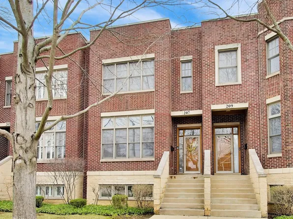 207 S Evergreen Ave, Arlington Heights, IL 60005