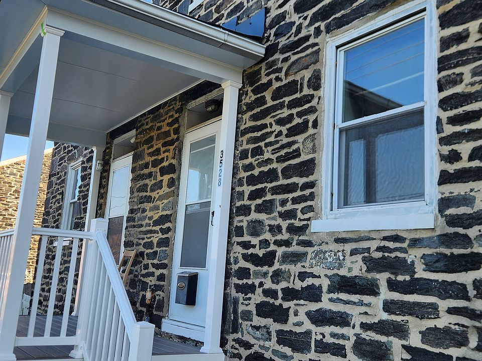 Front porch, entrance