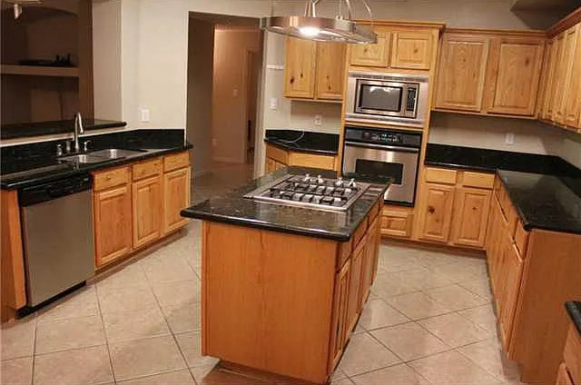 443 Emerald Shore Ln — Photo 5