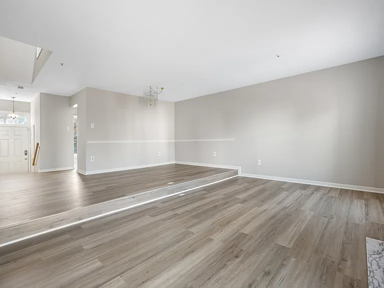 7800 Greenbrook Dr — Photo 7