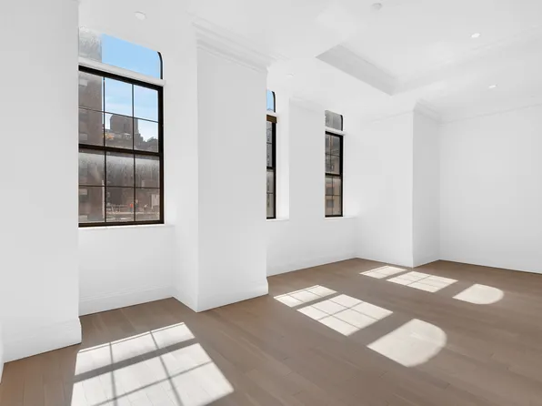 351 East 51st Street LOFT5A image 2 of 12