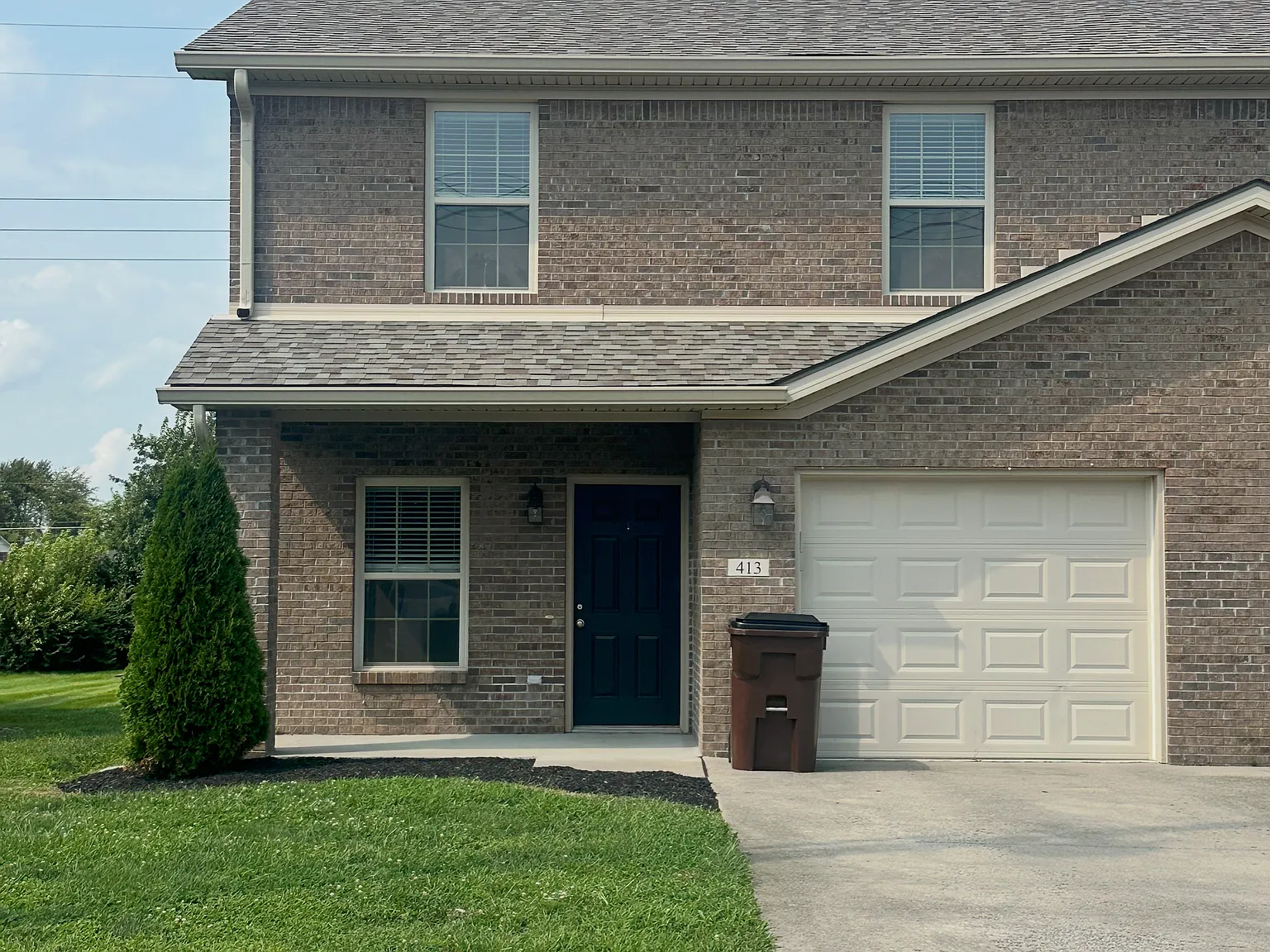 3 bed, 2.5 bath, 1400 sqft, $1,400 — Photo 1