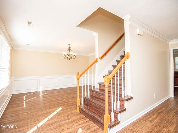 3rd image of 1614 Wolverine Ln