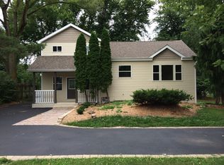 3020 N Schoenbeck Rd, Arlington Heights, IL 60004