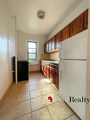 Rented by Astor Realty | media 4