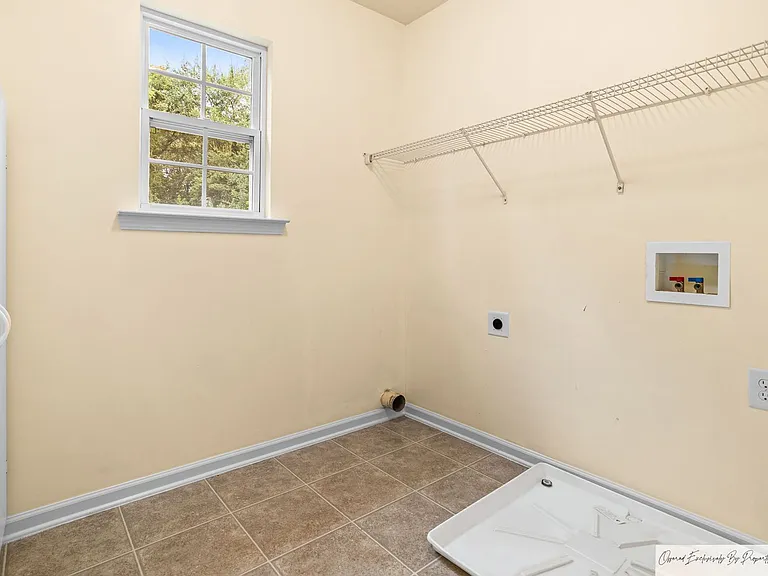 1279 Green Turf Ln — Photo 35