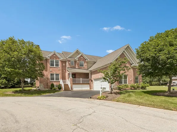 5 Park Place Cir, Hawthorn Woods, IL 60047