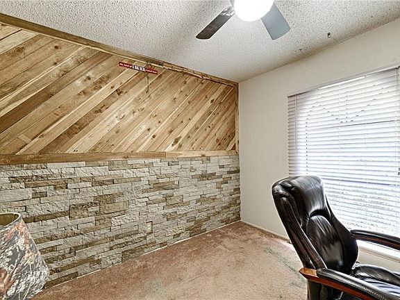 4th image of 413 E Grenoble Dr