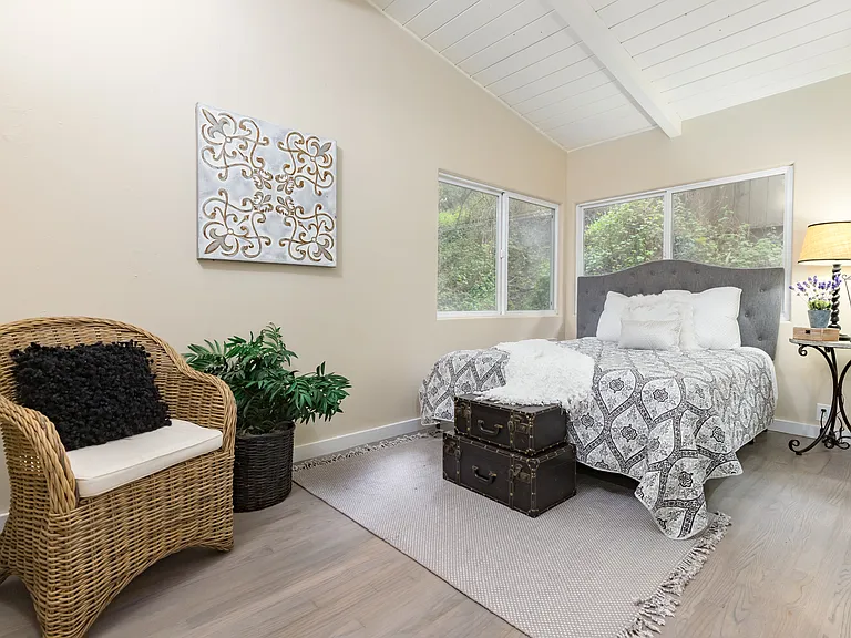 665 Cathedral Dr — Photo 19