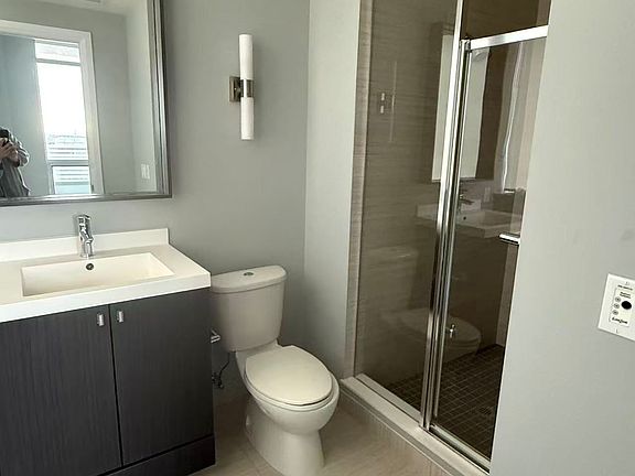 5th image of 18 Graydon Hall Dr #1503