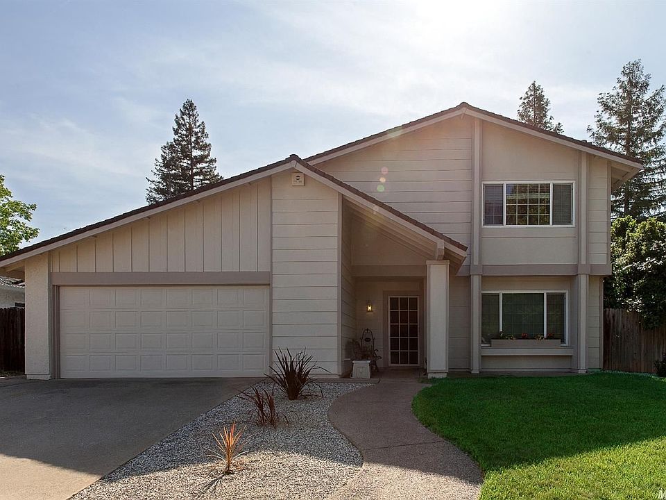 2nd image of 3338 Zorina Way