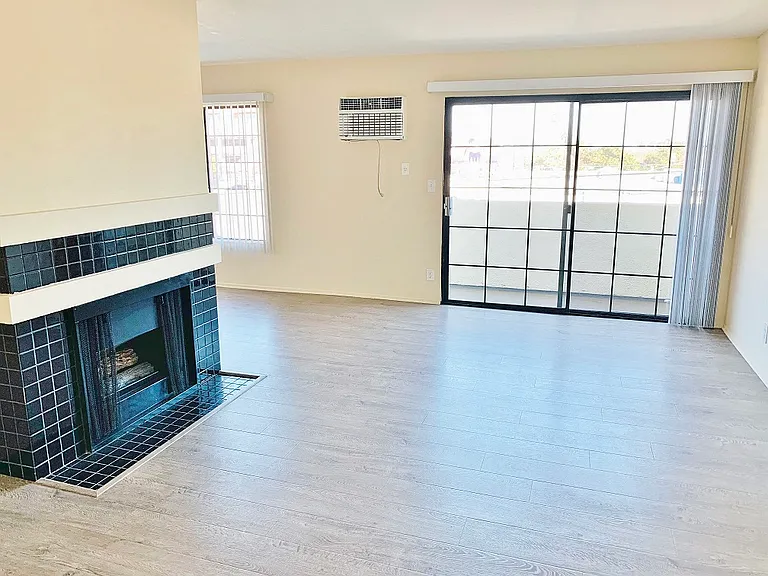 Lido Apartments - 3500 Mentone Ave — Photo 6