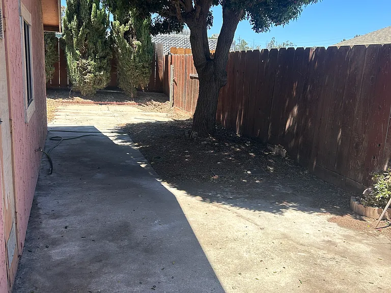 604 Madera Ave — Photo 11
