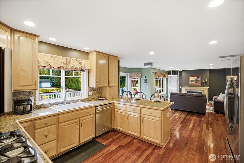 5th image of 13204 115th Street E