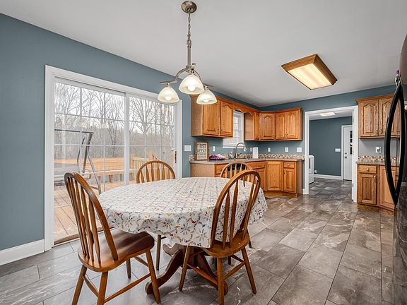 5th image of 443 Lakeview St