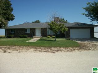 2380 Pitcher Dr, Aurelia, IA 51005