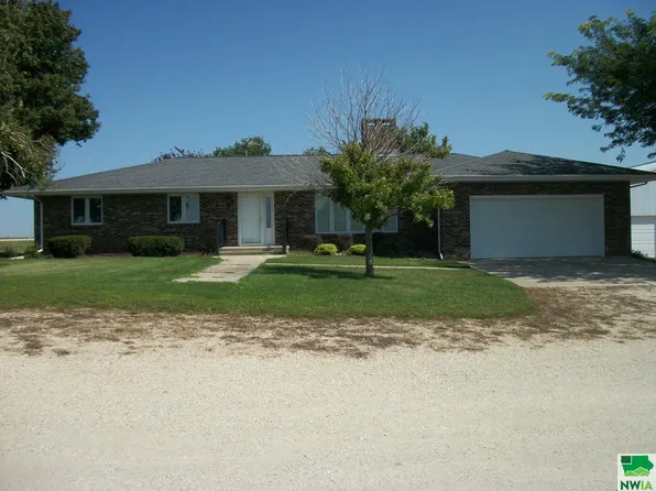 2380 Pitcher Dr, Aurelia, IA 51005