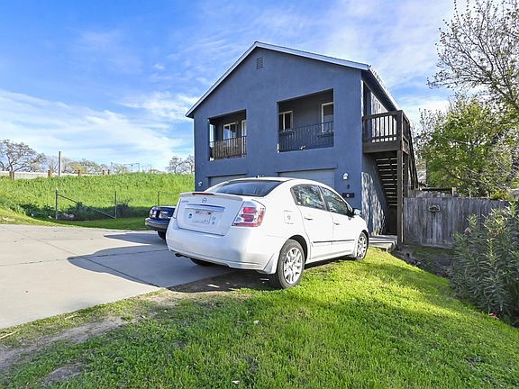 4th image of 204 W El Camino Ave