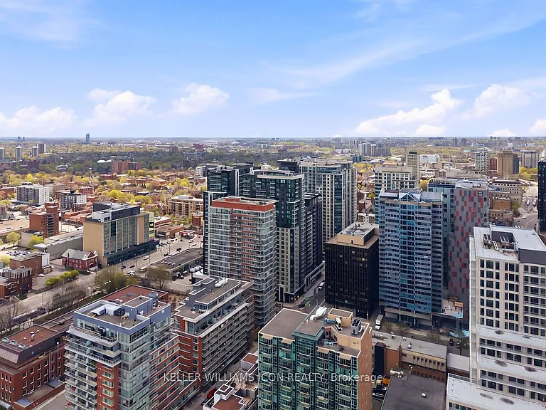 180 George St #1002 — Photo 47
