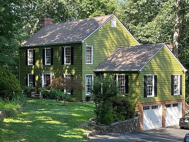 1st image of 1898 Oak Dr
