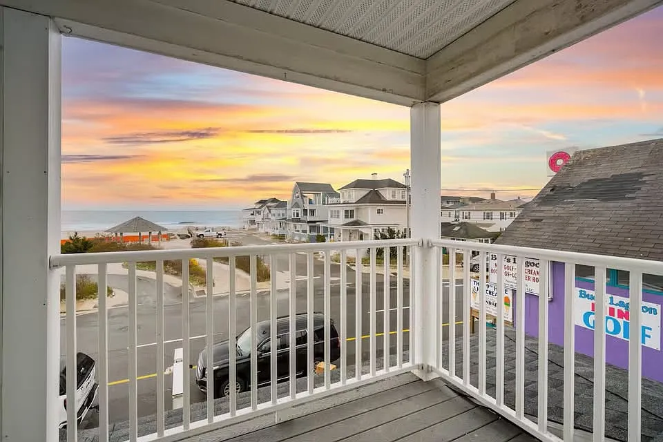 61 Ocean Blvd #2S