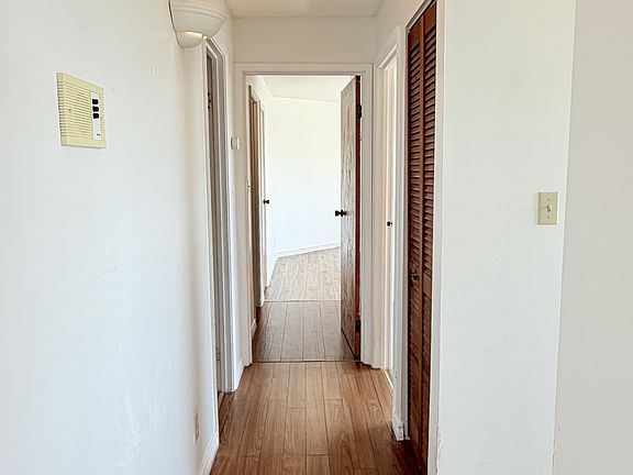 4th image of 10 Pearl St W #204
