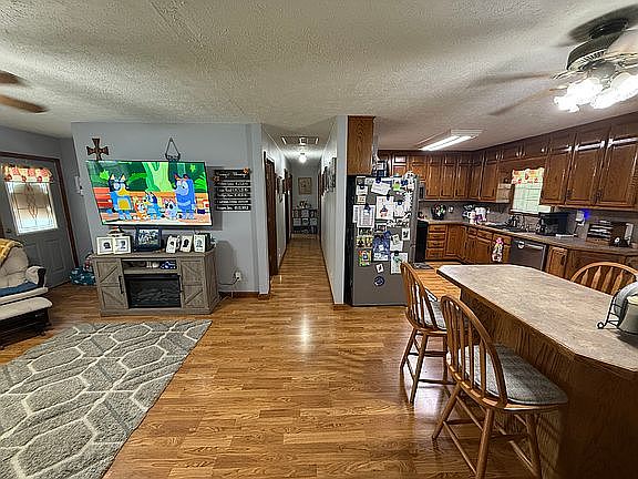 3rd image of 8025 Monarch Rd