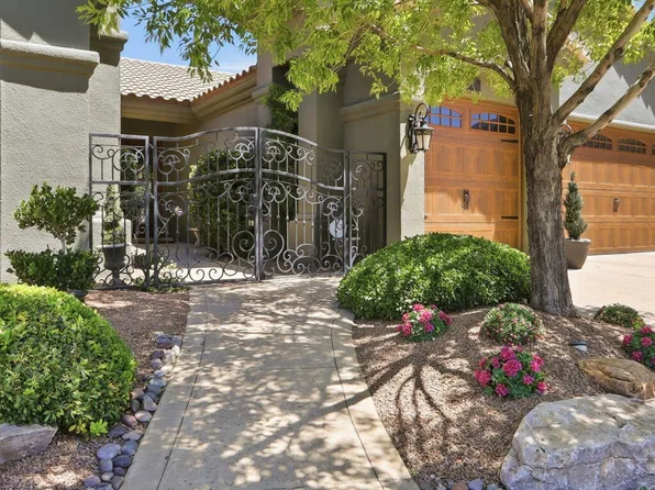 1213 Calle Lago Dr, El Paso, TX 79912