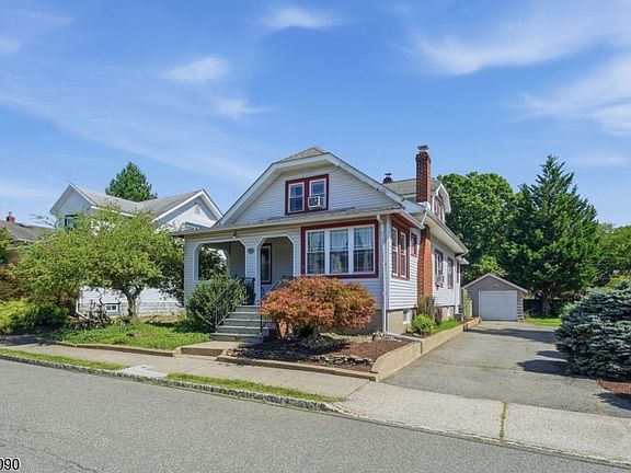 3rd image of 56 Downs Ave
