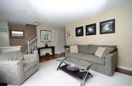 3rd image of 52 Queensboro Ct