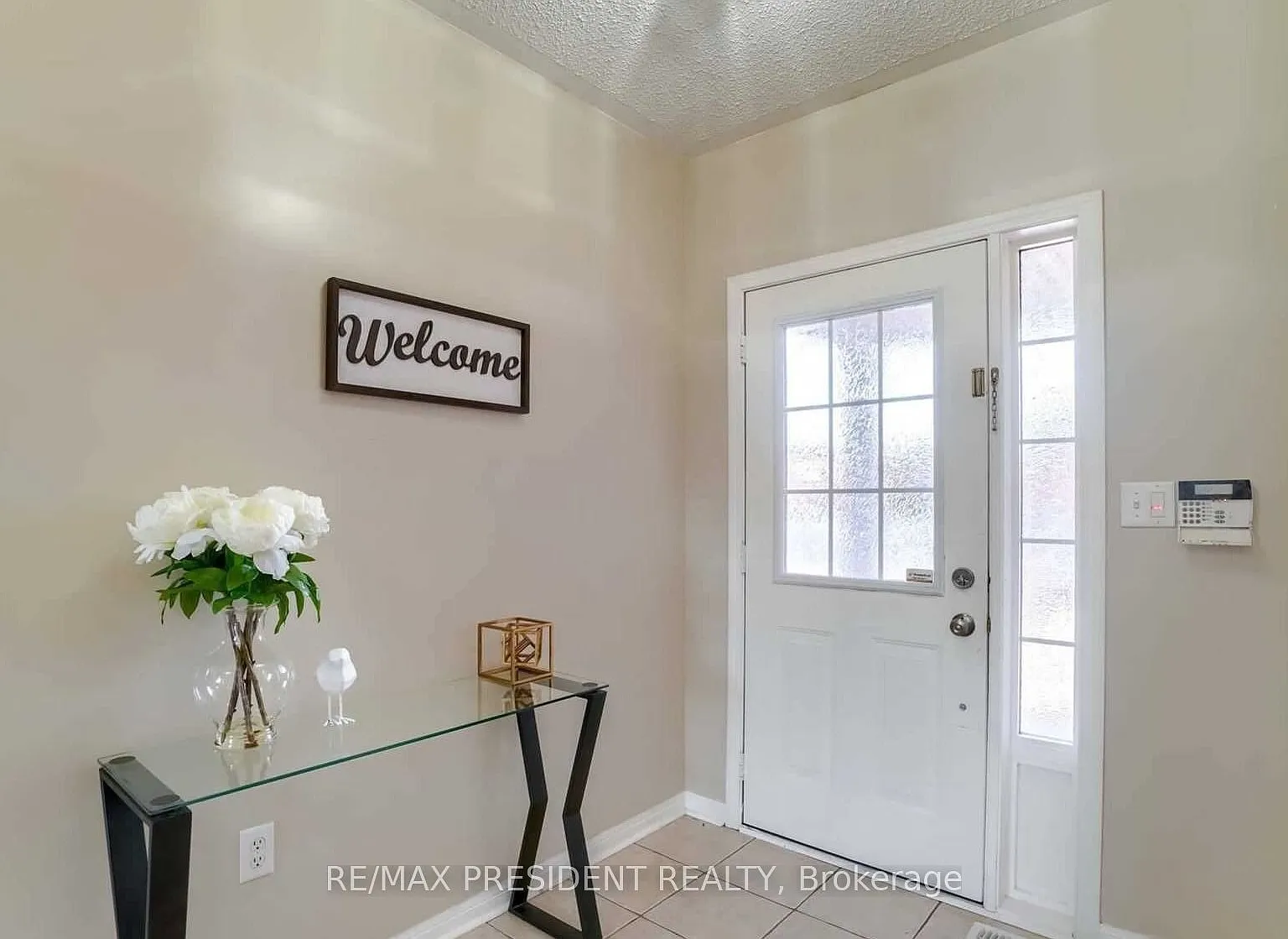 4 bed, $3,200 — Photo 3