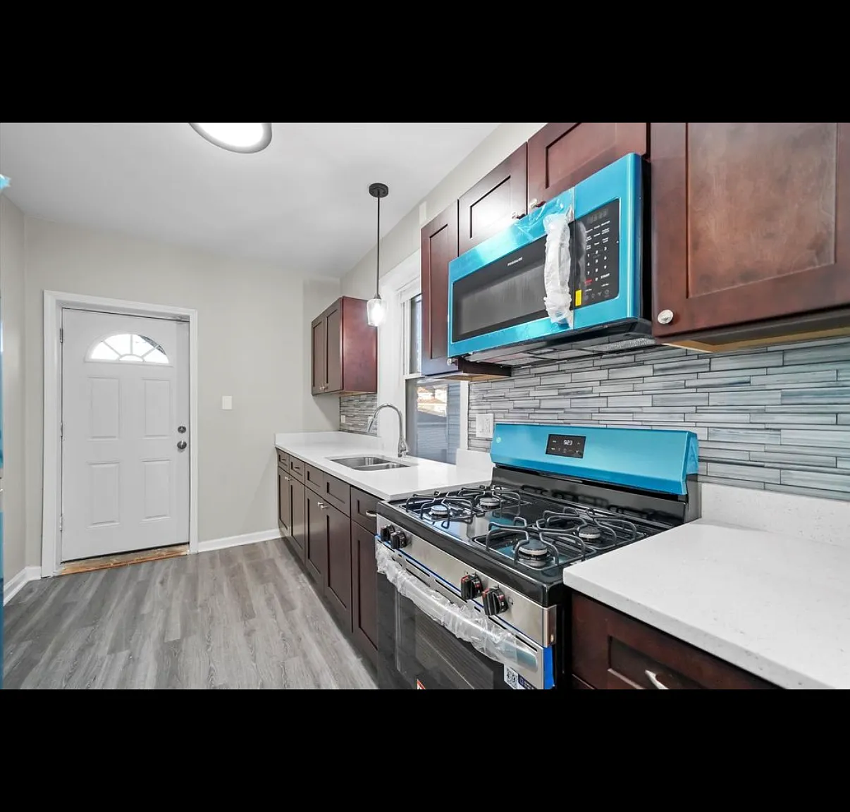2 bed, 4503 sqft, $1,800 — Photo 4