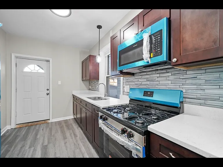 10219 S Racine Ave #L — Photo 6