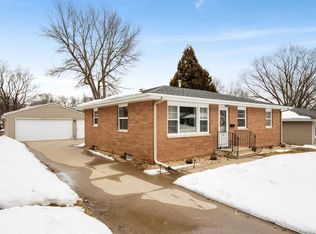 2116 Larry Dr NE, Cedar Rapids, IA 52402