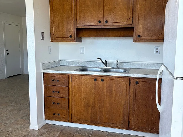 1042 S Linda Vista Dr — Photo 5