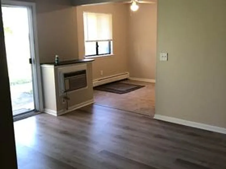 17 Stenwick Dr #E — Photo 5