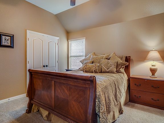 3rd image of 1740 Lewis Crossing Dr