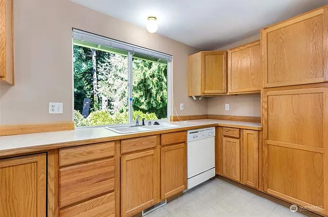 6402 Cypress St — Photo 7
