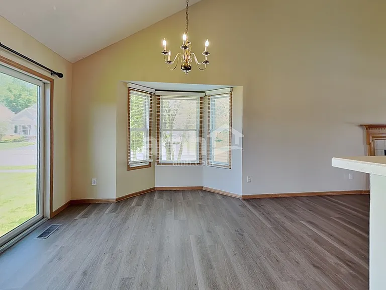 485 Sycamore Creek St — Photo 4