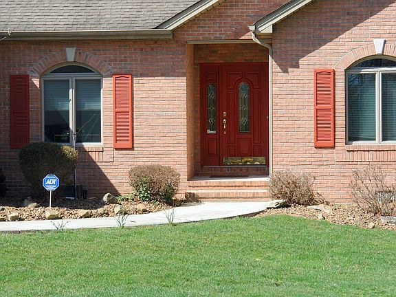 2nd image of 11 Claremont Cir