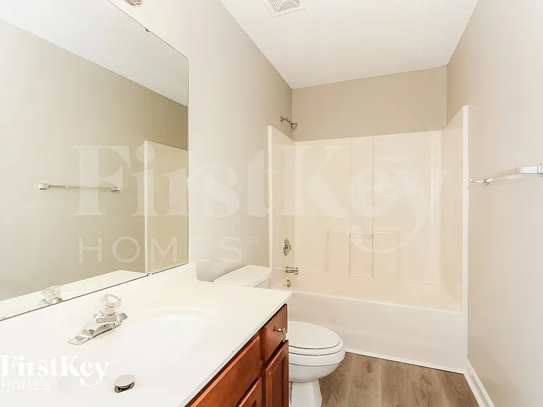 2217 Thorncrest Dr — Photo 14