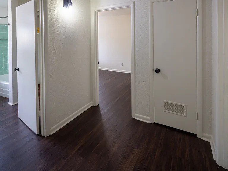 2521 Bateman Ave — Photo 13