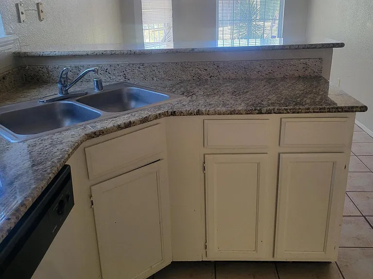 3200 Mountain Ridge Dr — Photo 13