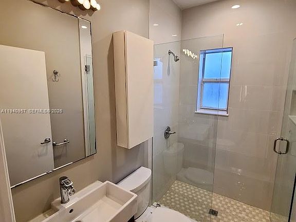 5th image of 321 Hayes St #1-8